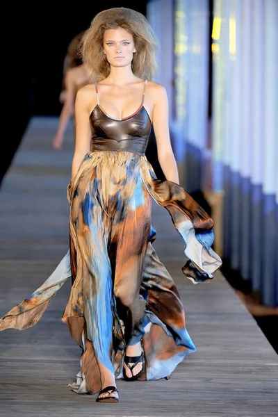 Look 13